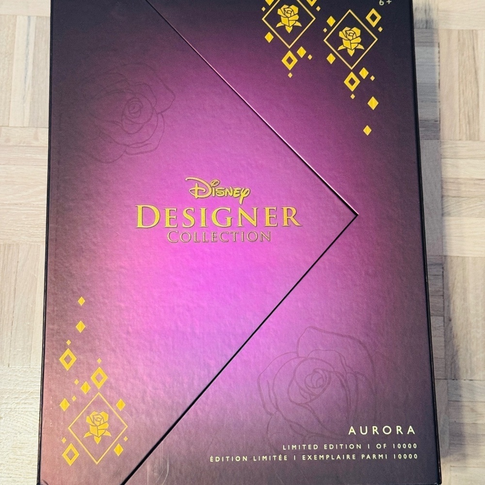 Disney - 2021 Designer Collection Aurora, Limited Edition Doll, NRFB - Picture 2 of 2